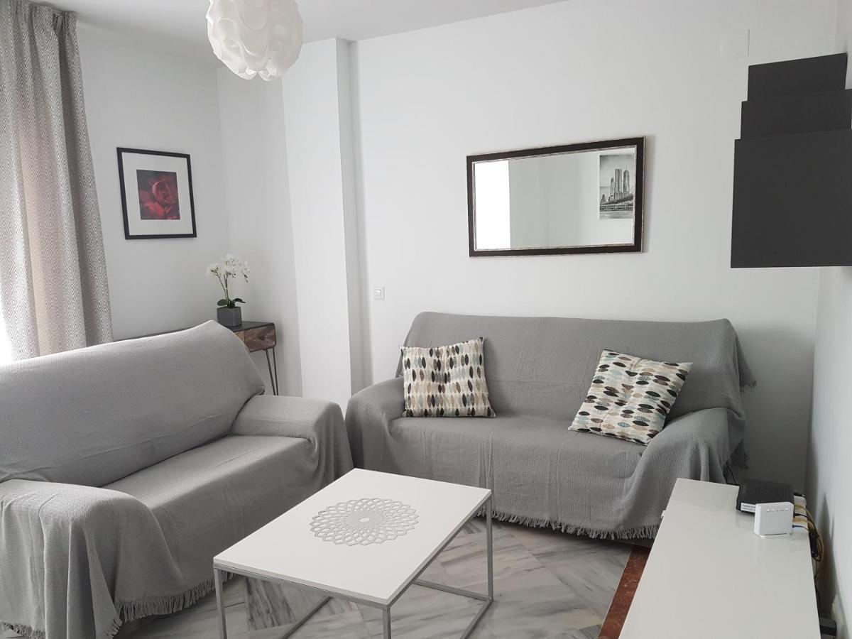 Apartamentos Seneca Junto Al Centro Малага Екстериор снимка