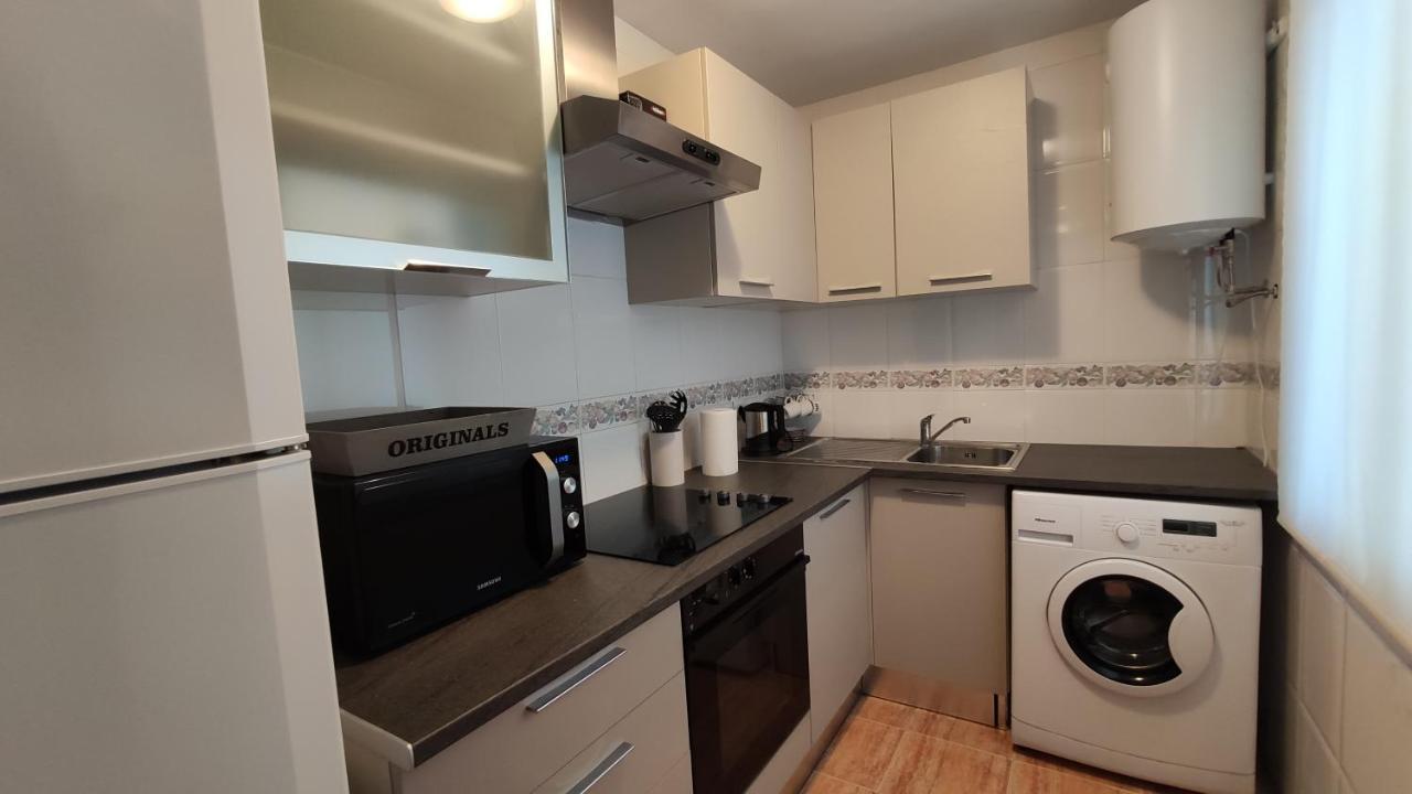 Apartamentos Seneca Junto Al Centro Малага Екстериор снимка