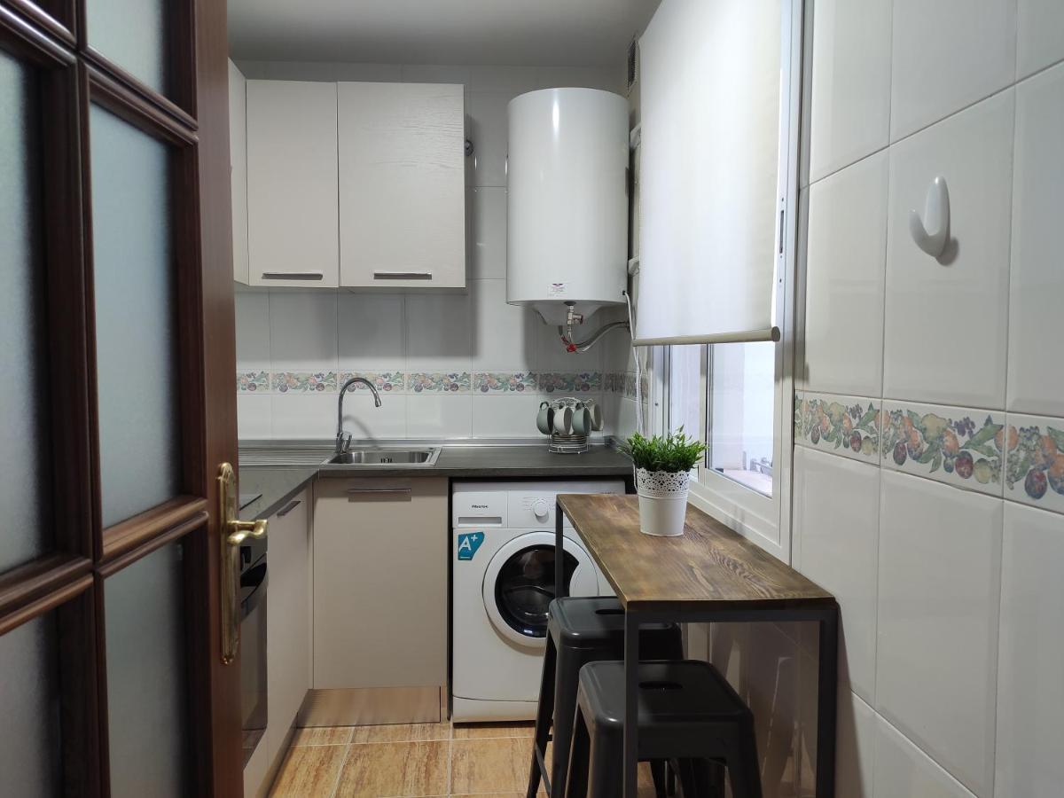 Apartamentos Seneca Junto Al Centro Малага Екстериор снимка