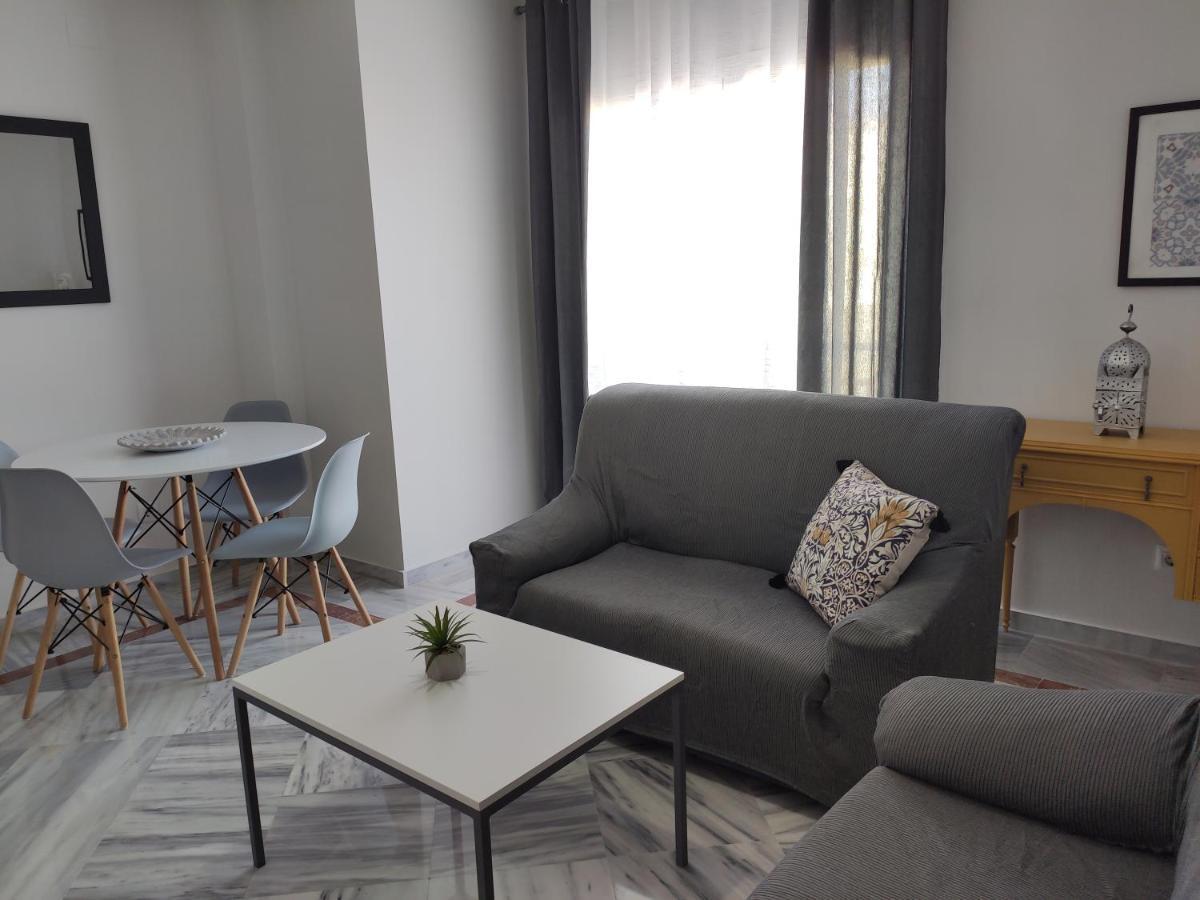 Apartamentos Seneca Junto Al Centro Малага Екстериор снимка
