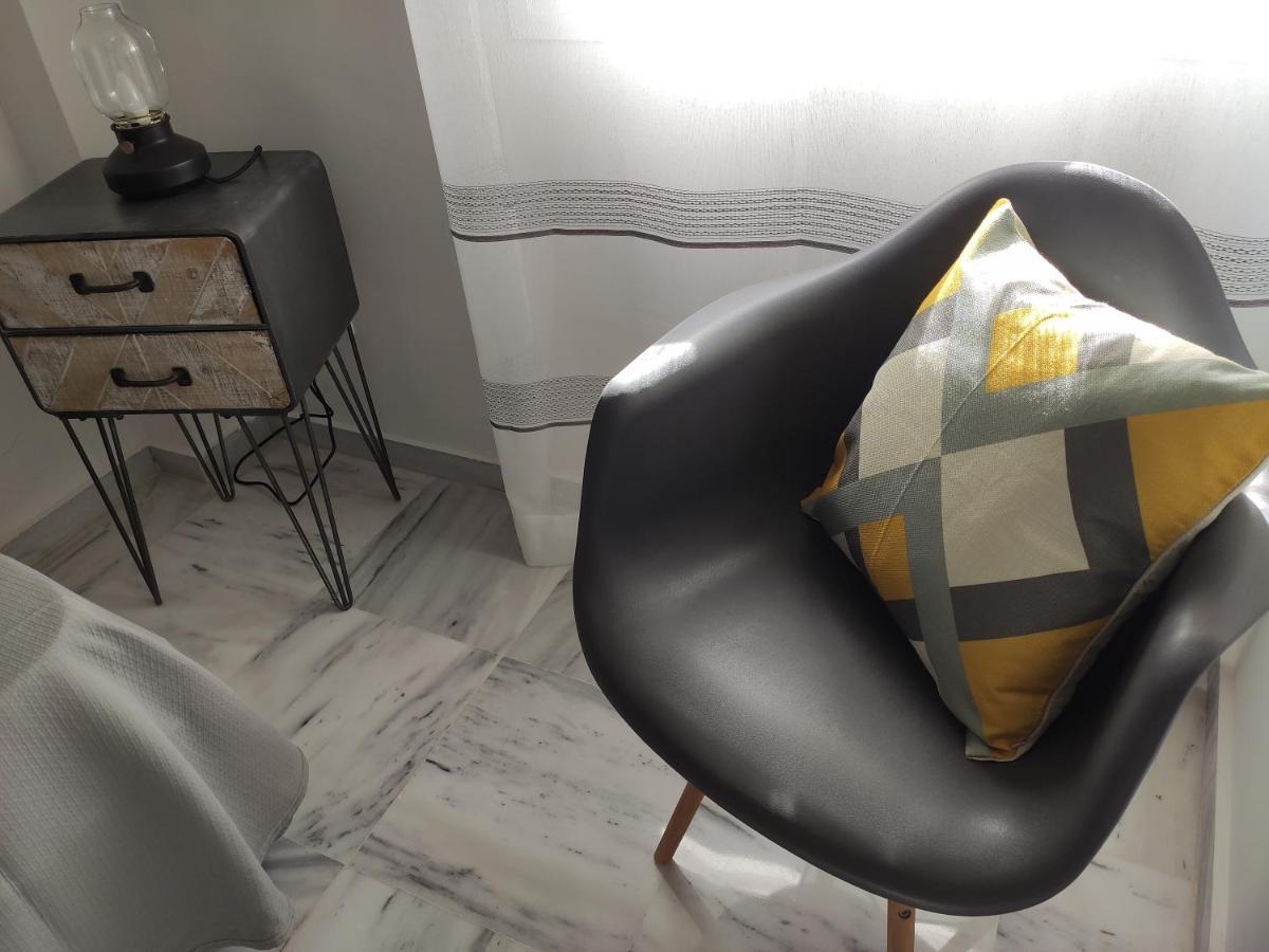 Apartamentos Seneca Junto Al Centro Малага Екстериор снимка