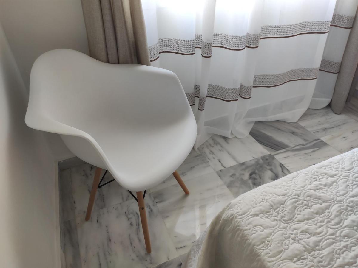 Apartamentos Seneca Junto Al Centro Малага Екстериор снимка