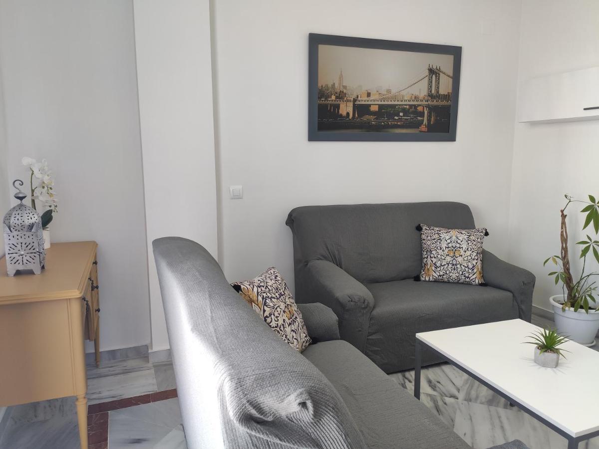 Apartamentos Seneca Junto Al Centro Малага Екстериор снимка