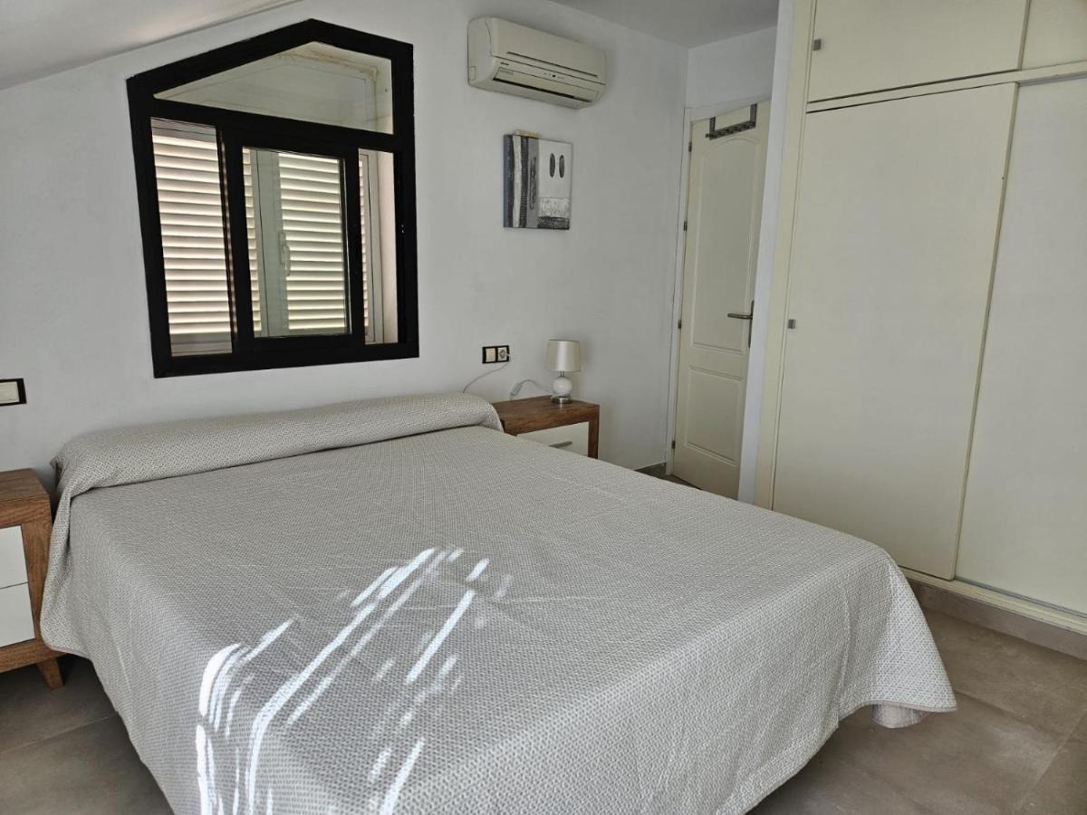 Apartamentos Seneca Junto Al Centro Малага Екстериор снимка
