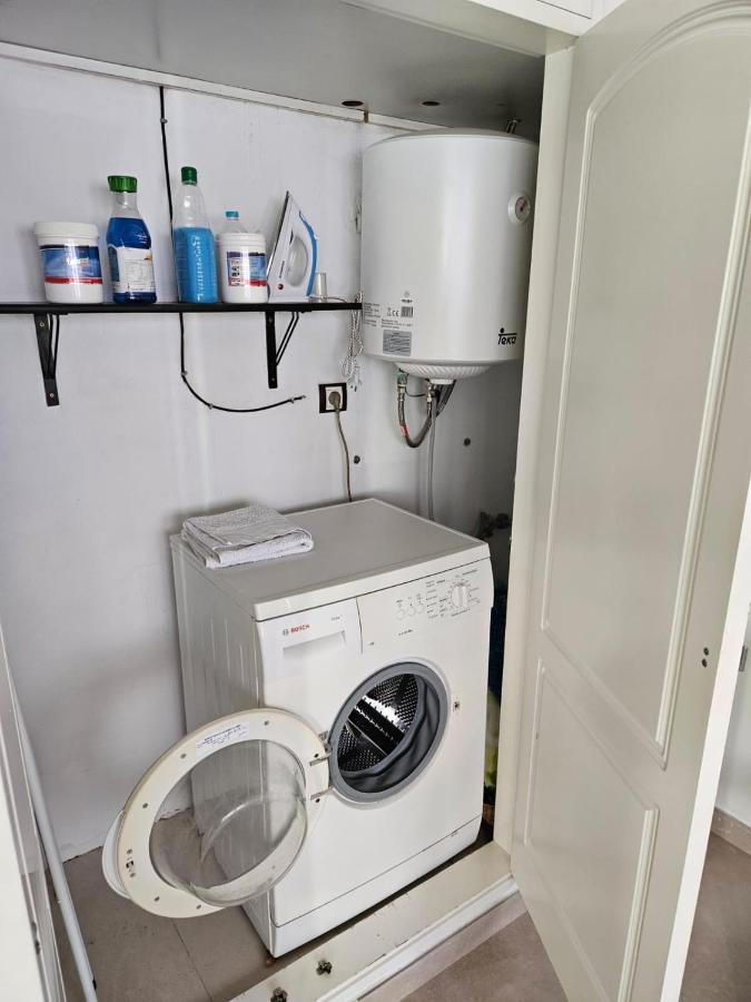 Apartamentos Seneca Junto Al Centro Малага Екстериор снимка