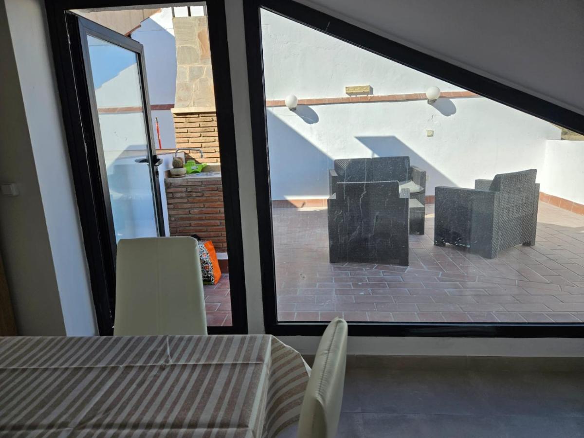 Apartamentos Seneca Junto Al Centro Малага Екстериор снимка