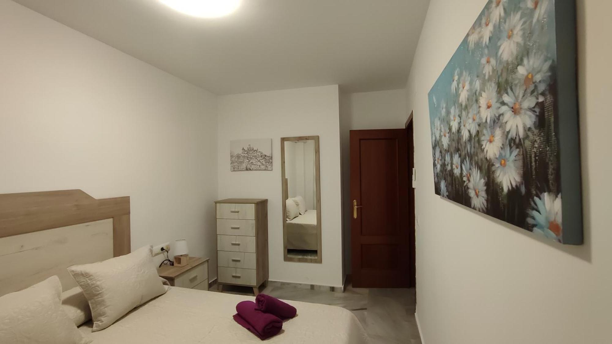 Apartamentos Seneca Junto Al Centro Малага Екстериор снимка