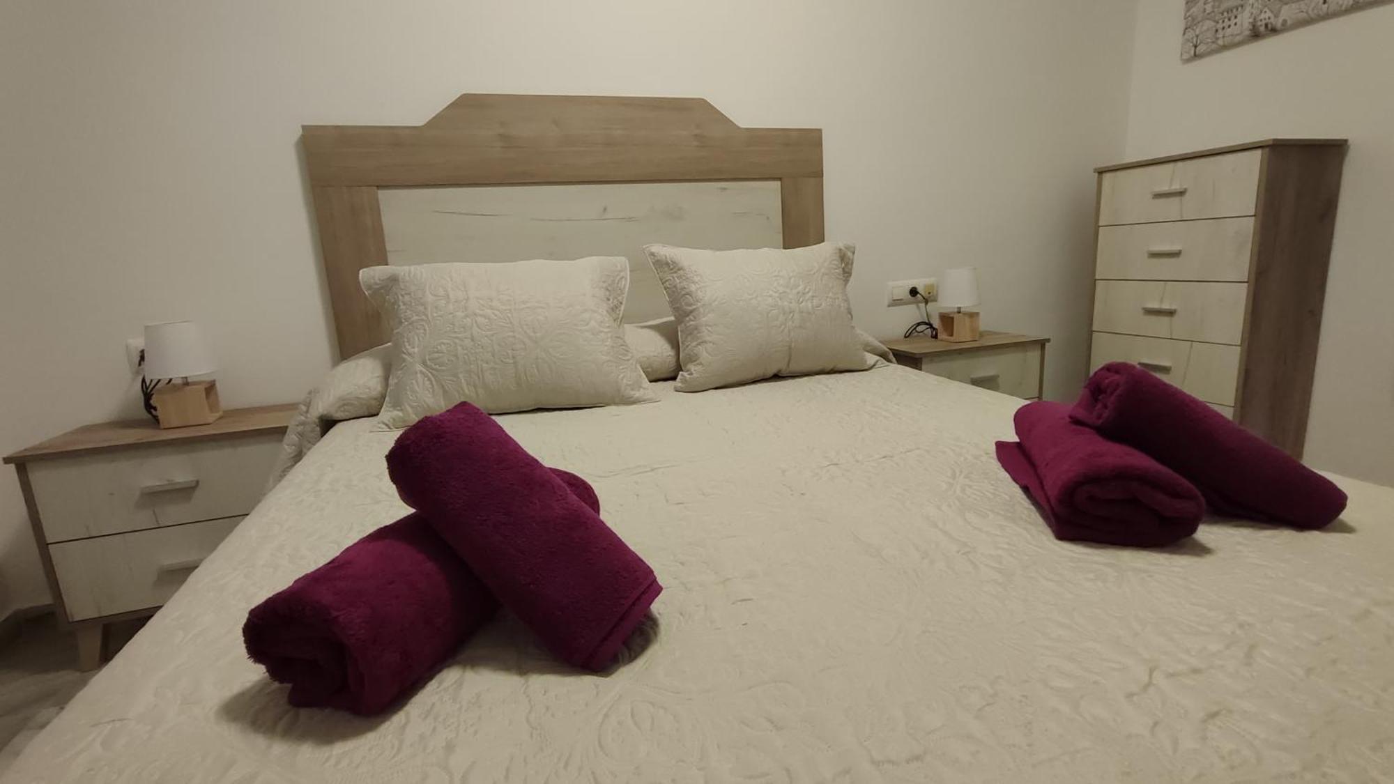 Apartamentos Seneca Junto Al Centro Малага Екстериор снимка