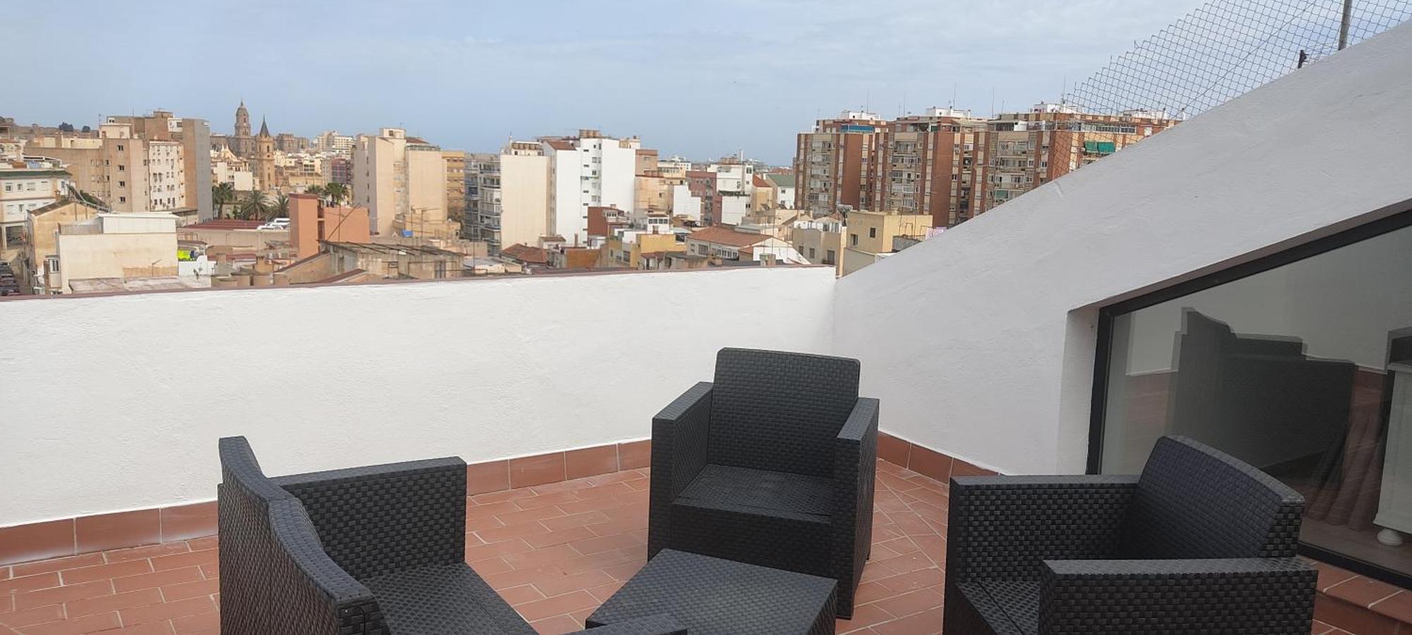 Apartamentos Seneca Junto Al Centro Малага Екстериор снимка