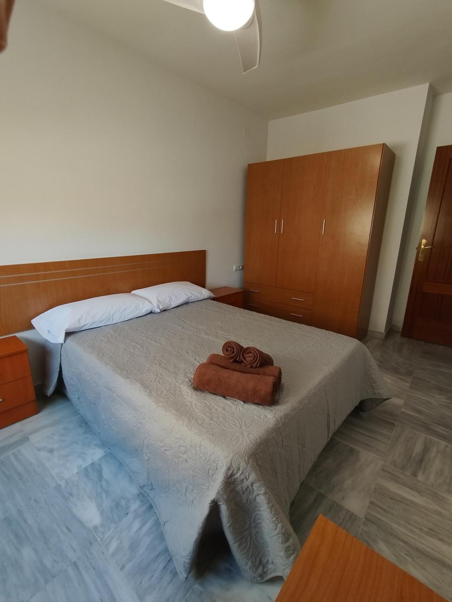 Apartamentos Seneca Junto Al Centro Малага Екстериор снимка