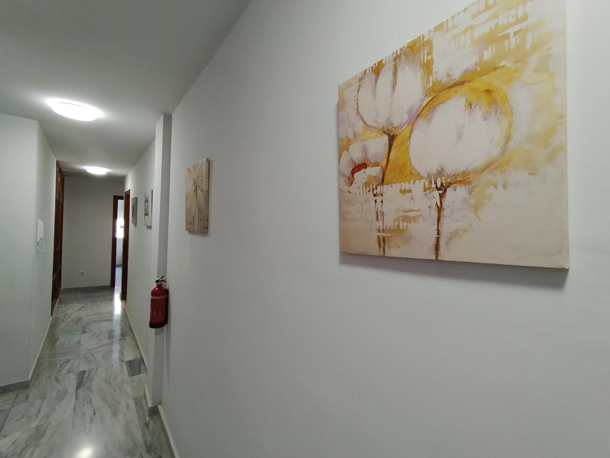 Apartamentos Seneca Junto Al Centro Малага Екстериор снимка